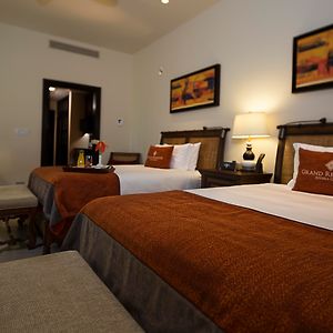 Junior Suite 2 double beds Non-Smoking